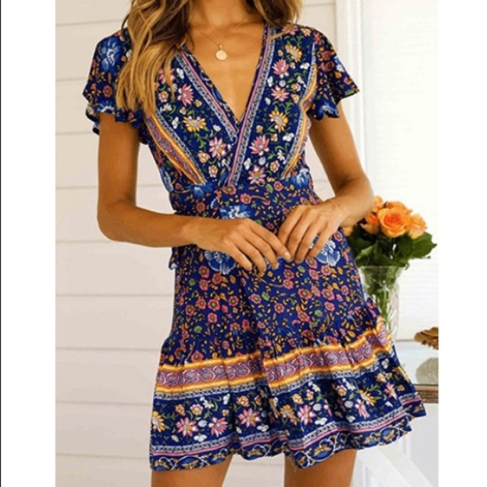 LAST CHANCE Floral Wrap Mini Dress - Picture 2 of 15